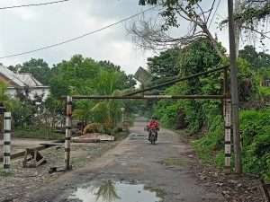 Diduga Ada Pungutan Portal Tak Sesuai Perdes, Sopir Truk Keluhkan Jalan Desa Kota Baru Lubai