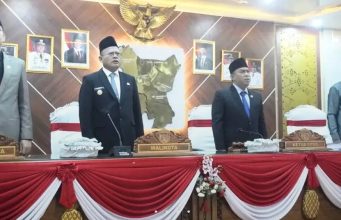 WALIKOTA PRABUMULIH HADIRI RAPAT PARIPURNA KE-XI DPRD, TIGA RAPERDA STRATEGIS 2026 RESMI DIAJUKAN