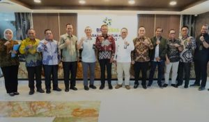 WALIKOTA PRABUMULIH AUDIENSI DENGAN BADAN PENGATUR HILIR MINYAK DAN GAS BUMI BAHAS PEMBAYARAN GAS RUMAH TANGGA 