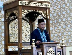 Wali Kota Prabumulih Serahkan Sapi Qurban usai Sholat Idul Adha di Islamic Center