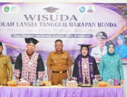 WALI KOTA PRABUMULIH HADIRI WISUDA SEKOLAH LANSIA TANGGUH HARAPAN BUNDA, WUJUDKAN LANSIA SEHAT, AKTIF DAN BERDAYA
