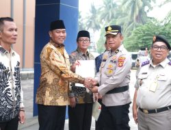Penyerahan Sertifikat Wakaf hingga Hak Pakai Instansi dan Swasta Warnai Khidmatnya Upacara