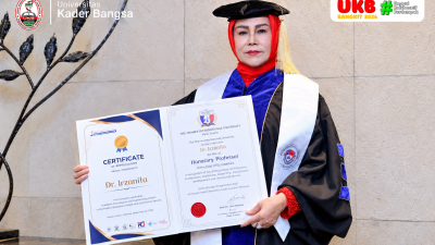Dr. Irzanita Raih Honorary Professorship Bidang Ekonomi, Perkuat Jejaring Pendidikan UKB di Kancah Internasional